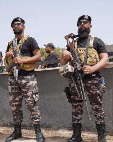 An ninh Libya hộ tống Bộ trưởng Nội vụ Imad al-Trablusi rời thủ đô Tripoli vào ngày 1/7. Ảnh: AFP