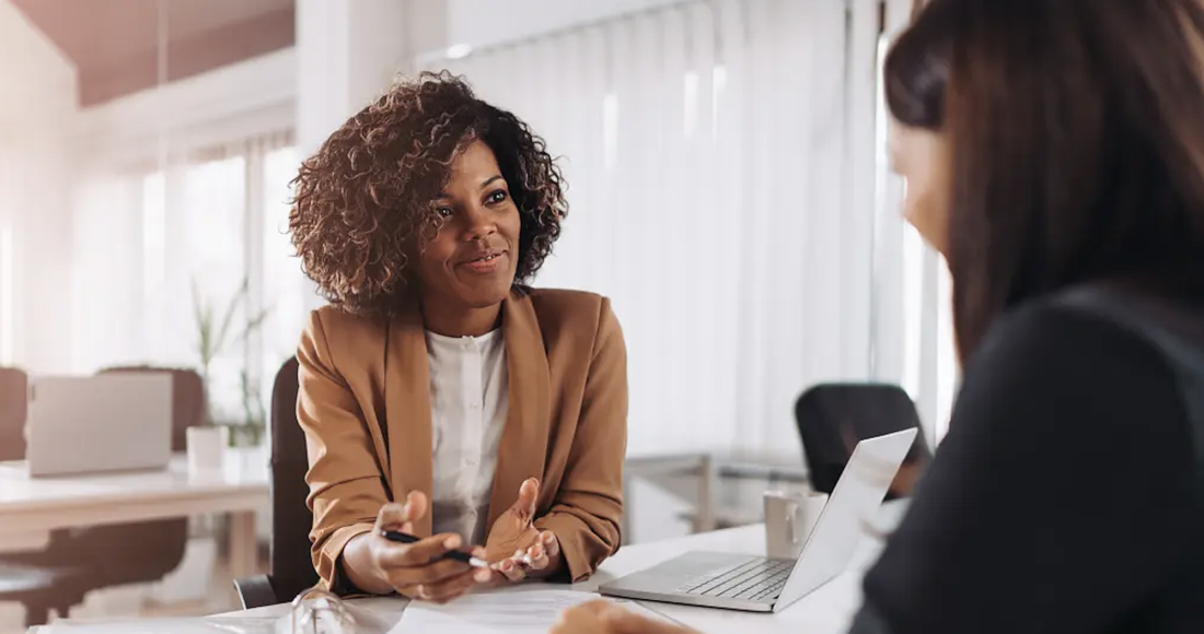 Không ít người nộp đơn xin việc tại các công ty ở Mỹ ngạc nhiên khi được trả chi phí để làm các bài kiểm tra năng lực tốn thời gian. Ảnh minh họa: Shutterstock