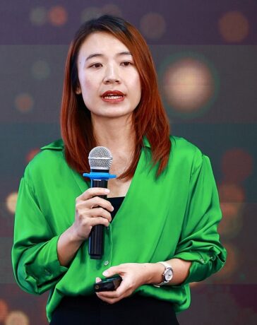 Bà Lê Minh Trang, Phó Giám Đốc Bộ phận Nghiên cứu Bán Lẻ, NielsenIQ phát biểu tại hội thảo, ngày 14/8. Ảnh: BTC