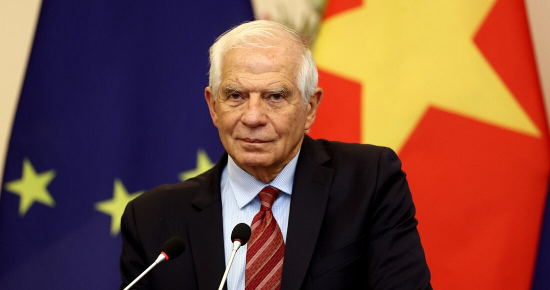 Phó chủ tịch EC Josep Borrell tại cuộc gặp gỡ báo chí ở Hà Nội hôm nay. Ảnh: Giang Huy