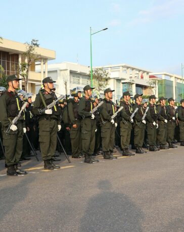 Cảnh sát có vũ trang cùng tham gia với các lực lượng nghiệp vụ trấn áp tội phạm. Ảnh: Việt Quốc