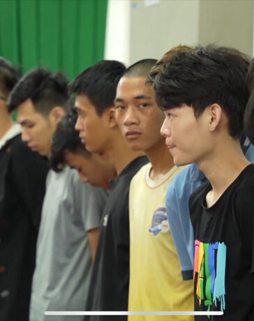Một số người tham gia vụ việc. Ảnh: Tường Vân