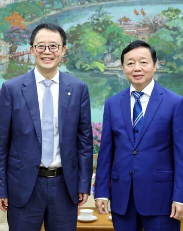 Phó thủ tướng Trần Hồng Hà tiếp ông Wang Hai Huai, Tổng Giám đốc Tập đoàn Xây dựng giao thông Trung Quốc (CCCC). Ảnh: VGP