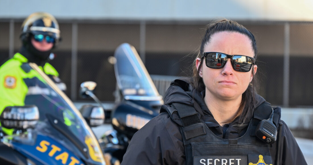 Mật vụ Mỹ bảo vệ đoàn xe của Tổng thống Joe Biden và Phó tổng thống Kamala Harris tại Wilmington, Delaware vào ngày 3/2.