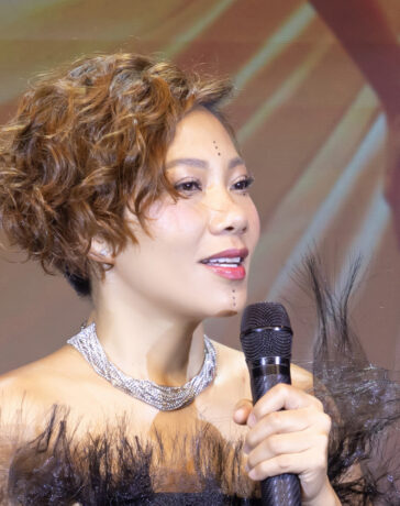 Hà Trần trong buổi công bố liveshow kỷ niệm 30 năm ca hát tại TP HCM giữa tháng 6. Ảnh: Minh Khôi