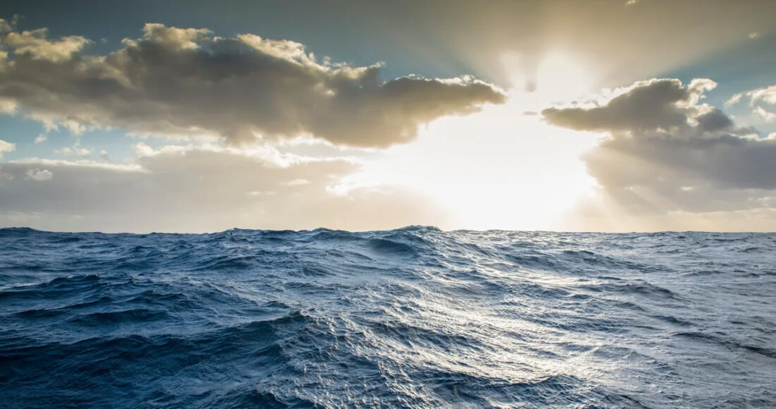 Các điều kiện ở một vùng đại dương tương đối nhỏ cũng có thể ảnh hưởng sâu rộng đến những mô hình khí hậu và thời tiết trên thế giới. Ảnh: Shane Bartie