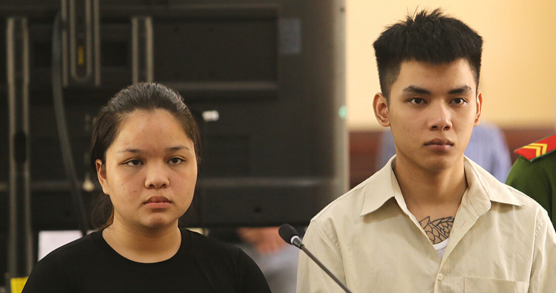Nguyễn Thị Hướng và Đoàn Văn Nhớ tại phiên tòa sơ thẩm sáng 9/8. Ảnh: Đắc Thành
