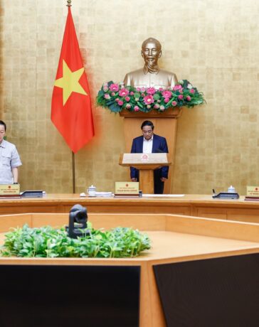 Chính phủ dành phút mặc niệm tưởng nhớ cố Tổng Bí thư Nguyễn Phú Trọng. Ảnh: VGP