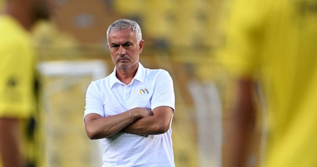 Mourinho sớm nhận nỗi buồn khi dẫn dắt Fenerbahce đá vòng sơ loại Champions League mùa 2024-2025. Ảnh: Reuters.
