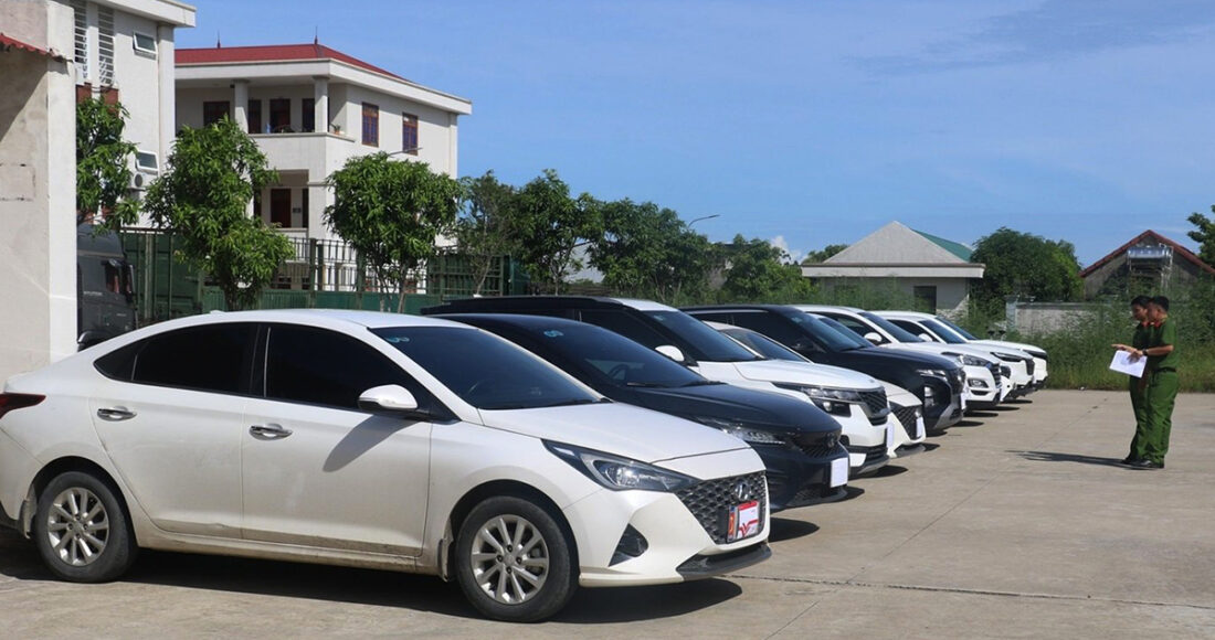 Một số ôtô mà Hằng cầm cố được cảnh sát tịch thu. Ảnh: Hòa Vang