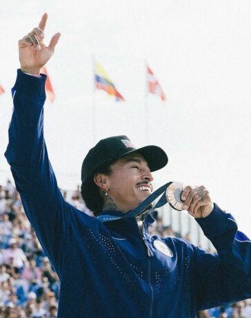 Nyjah Huston giành HC đồng trượt ván đường phố nam Olympic Paris 2024. Ảnh: AP