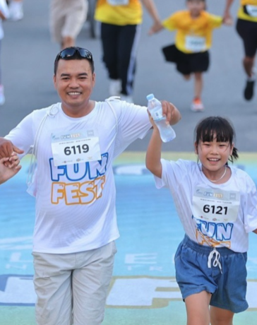 Bức ảnh Runner áo trắng - Không cần lo lắng! của bạn đọc Hà My được giải ảnh gia đình trong tháng 7.