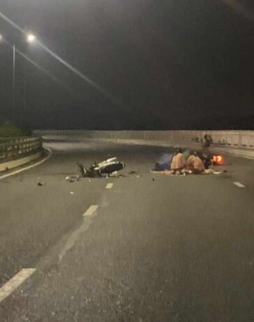 Hiện trường vụ tai nạn khiến hai thiếu niên tử vong tối 17/8. Ảnh: Xuân Hoa