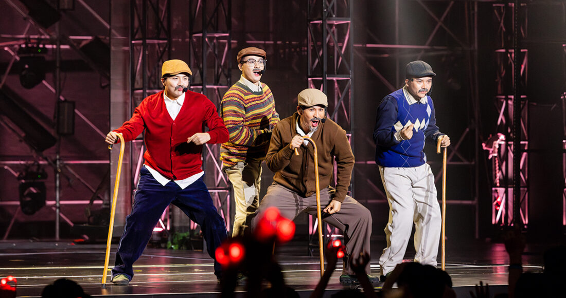 Tập 4 chương trình phát sóng tối 27/7, gồm tám đội thi đấu. 33 nghệ sĩ thể hiện các tiết mục xoay quanh chủ đề Người thiếu niên thử nào. Nhà Xương Rồng (từ trái sang): Duy Khánh, Thanh Duy, Thiên Minh, Bùi Công Nam gây ấn tượng với tiết mục khơi gợi lòng yêu nước. Mở đầu với ca khúc Trở về, các thành viên hóa thành cựu chiến binh lạc quan, yêu đời, tận hưởng cuộc sống tự do quê hương thời bình. Tiếp đó, họ dẫn dắt khán giả đến bối cảnh hào hùng trong ca khúc Áo mùa đông trong hình ảnh người chiến sĩ cách mạng chiến đấu vì hòa bình dân tộc. Trong phần trình diễn này, Thanh Duy trổ tài cải lương còn Bùi Công Nam chơi guitar điện khiến khán giả thích thú, reo hò.Theo Thanh Duy, khi tìm hiểu hoàn cảnh ra đời ca khúc, anh mới biết Áo mùa đông gắn liền hình ảnh chiếc áo trấn thủ - vật dụng biểu trưng cho tình quân dân. Lấy cảm hứng từ một câu thơ trong thời chiến, anh sáng tác một đoạn ca cổ làm mới tiết mục. Trước đó, các thành viên đều lo lắng vì ca khúc cách mạng không dễ dàng trong việc làm mới. Tuy nhiên, họ quyết lội ngược dòng tạo ra phần trình diễn cuốn hút.