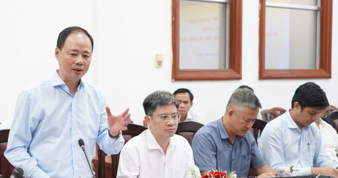 Thứ trưởng Trần Hồng Thái kết luận cuộc họp tại UBND tỉnh Khánh Hòa, chiều 16/8. Ảnh: Bùi Toàn