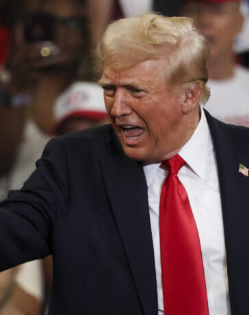 Ông Trump trong cuộc vận động tranh cử ở Atlanta, bang Georgia, hôm 3/8. Ảnh: AFP