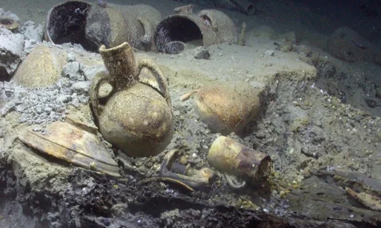 Hàng hóa trên tàu cướp biển Barbary thế kỷ 17. Ảnh: Seascape Artifact Exhibits Inc