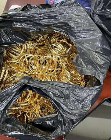 Số vàng vận chuyển trái phép qua biên giới. Ảnh: Nguyễn Khánh