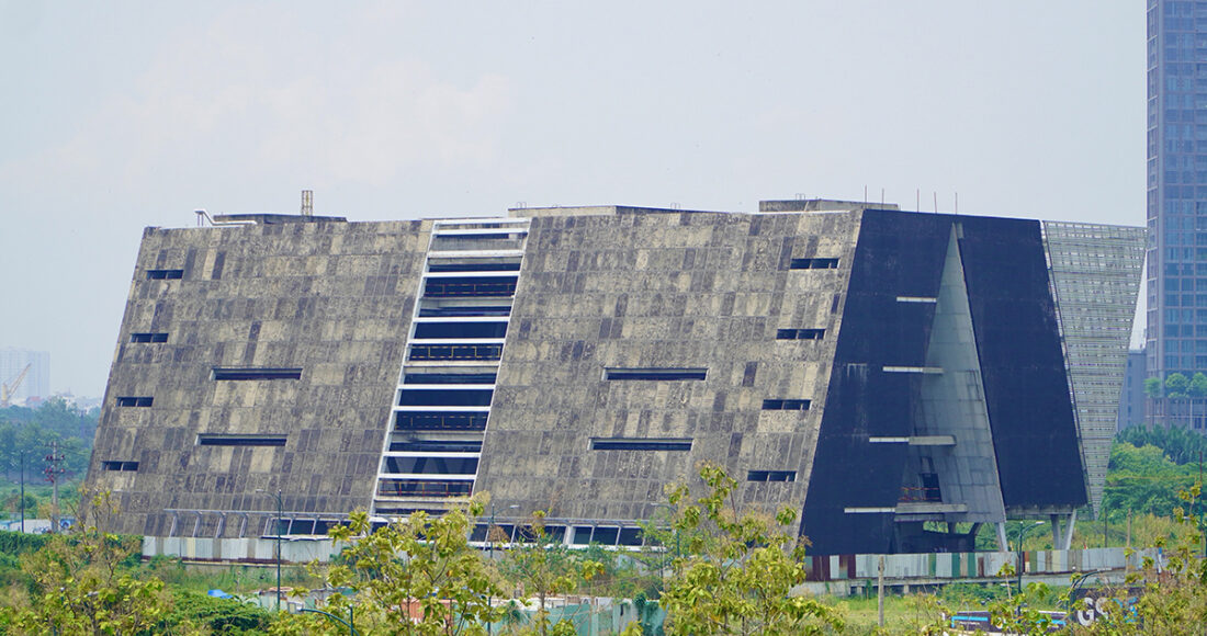 Trung tâm triển lãm nhìn từ phía quận 1 sang Thủ Thiêm, năm 2023. Ảnh: Gia Minh