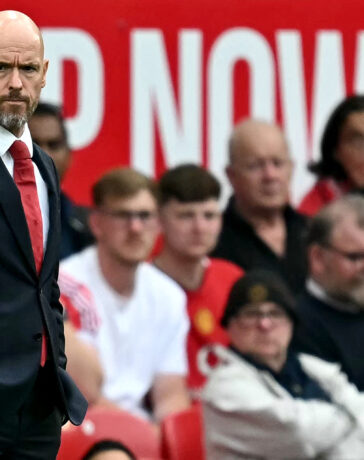 HLV Ten Hag trong trận Man Utd thua Liverpool 0-3 ở vòng ba Ngoại hạng Anh trên sân Old Trafford ngày 1/9/2024. Ảnh: AFP