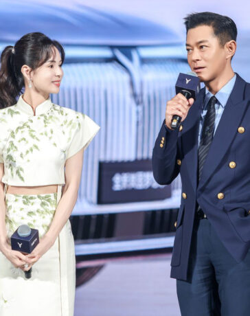 Lý Nhược Đồng 58 tuổi còn Cổ Thiên Lạc 53 tuổi. Ảnh: Sohu