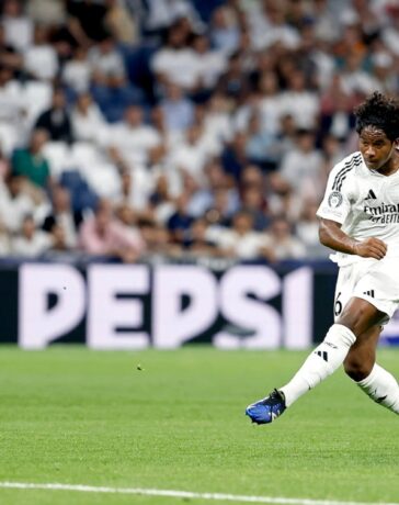 Endrick dứt điểm trong tình huống ấn định thắng lợi 3-1 cho Real Madrid ở phút bù thứ năm trận ra quân Champions League tiếp Stuttgart tại Bernabeu ngày 17/9. Ảnh: AS