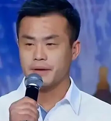 Trần Gia Tuấn tại cuộc thi hát năm 2013. Ảnh: sohu