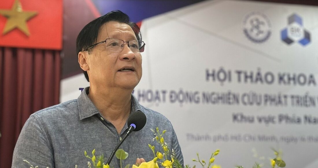 PGS.TS Lê Hoài Quốc, Chủ tịch Hội tự động hóa TP HCM chia sẻ tại hội thảo, chiều 14/8. Ảnh: Hà An