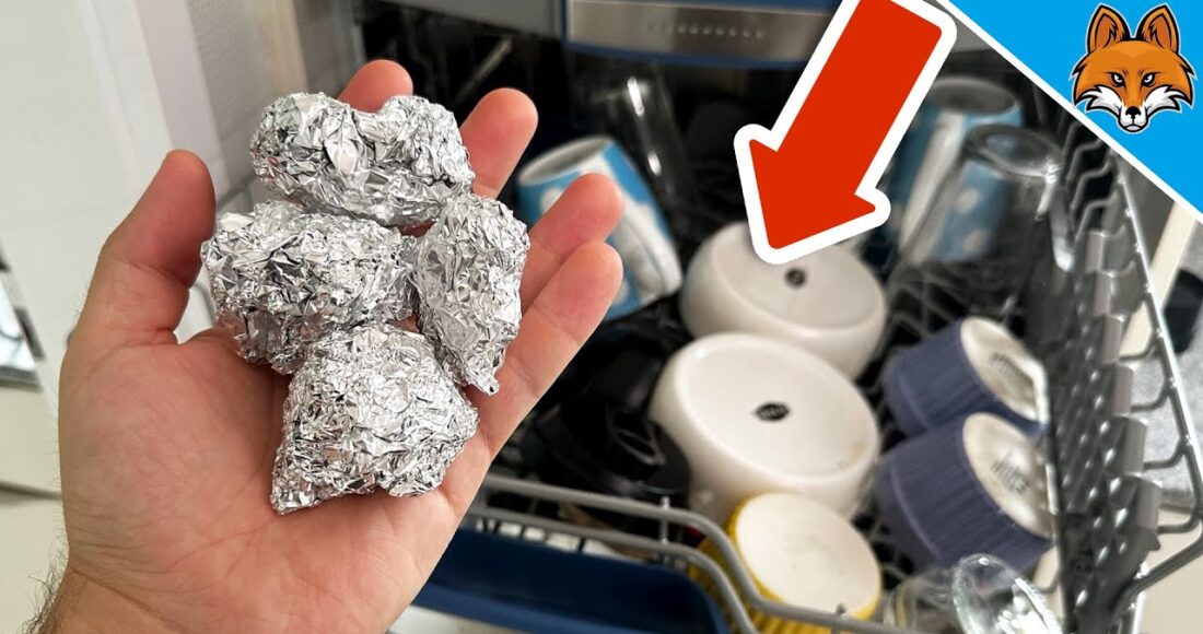 Quả giấy bạc có tác dụng làm sáng bóng các đồ bằng bạc nhờ phản ứng hóa học xảy ra. Ảnh: Kitchn