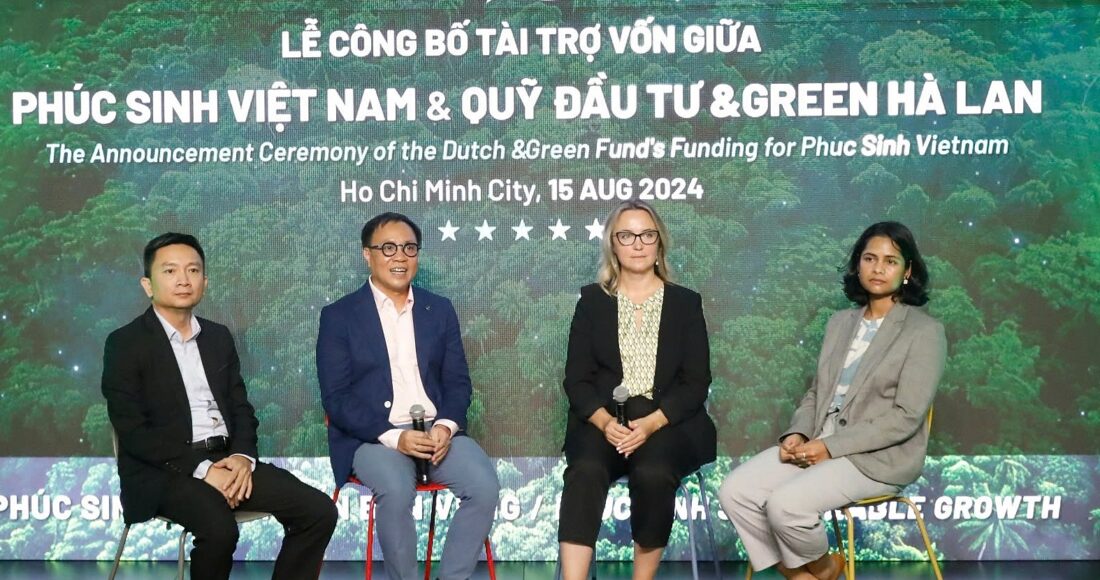 Ông Phan Minh Thông - Chủ tịch Hội đồng quản trị Phúc Sinh (thứ hai từ trái sang) và bà Natalia Pasishnyk, Giám đốc phát triển bền vững của quỹ &Green (thứ 3 từ trái sang). Ảnh: Phúc Sinh