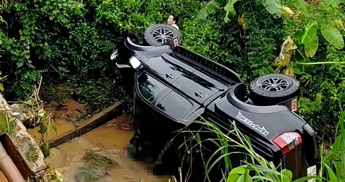 Hiện trường xe bị rơi xuống suối. Ảnh: Thái Hà