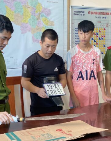Nhóm Nguyễn Ngọc Quang tại cơ quan điều tra. Ảnh: Công an Phú Thọ