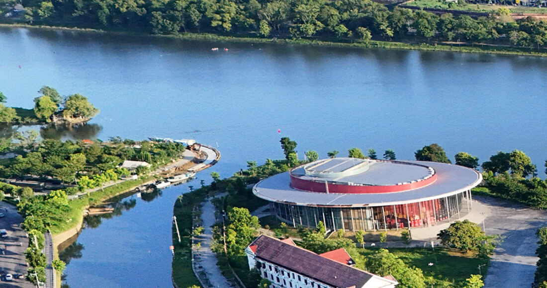 Vị tri dự dự xây cầu đi bộ qua sông An Cựu giao với sông Hương . Ảnh: Võ Thạnh