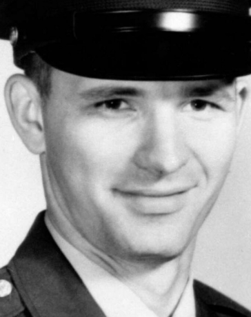 Dean Ảnh: US Military