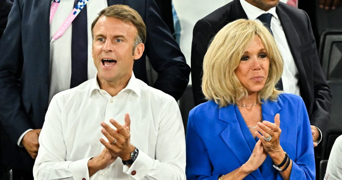 Tổng thống Pháp Emmanuel Macron và phu nhân Brigitte tại Paris ngày 11/8. Ảnh: Reuters