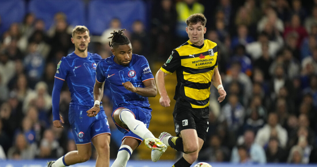 Tiền đạo Christopher Nkunku ghi bàn mở tỷ số trận Chelsea thắng Barrow 5-0 ở vòng ba Cup Liên đoàn Anh trên sân Stamford Bridge ngày 24/9. Ảnh: AP