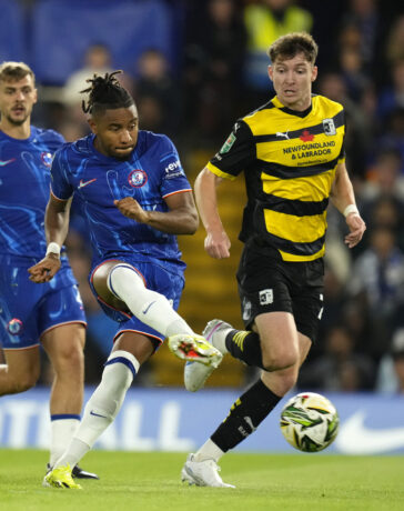 Tiền đạo Christopher Nkunku ghi bàn mở tỷ số trận Chelsea thắng Barrow 5-0 ở vòng ba Cup Liên đoàn Anh trên sân Stamford Bridge ngày 24/9. Ảnh: AP