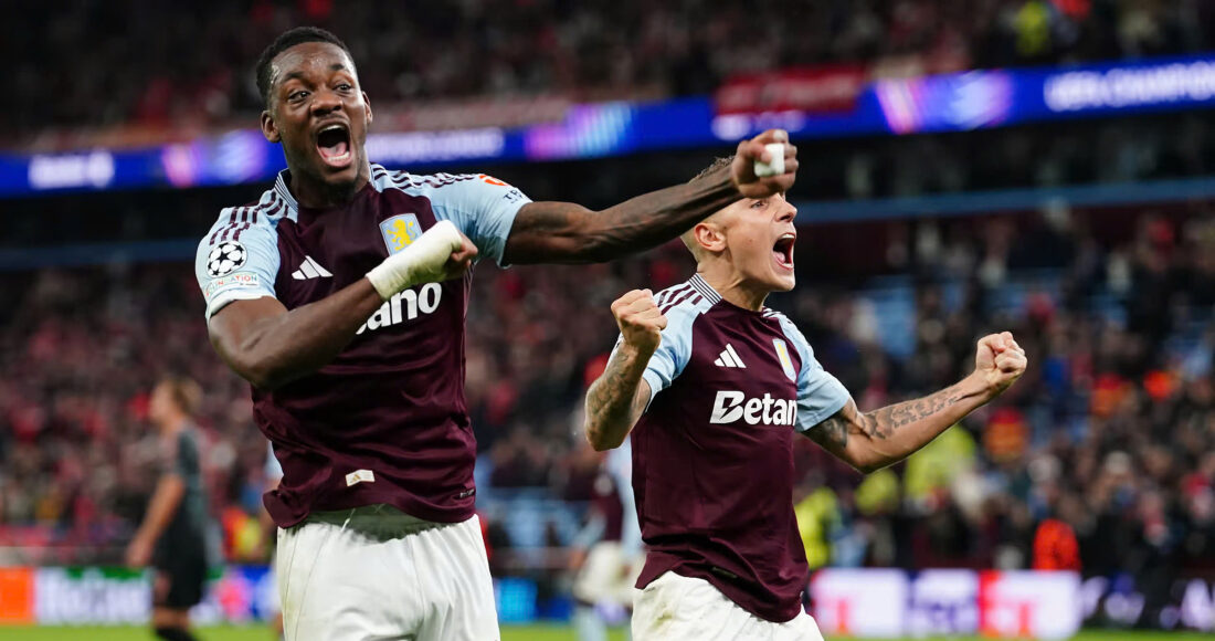 Jhon Duran (trái) mừng chiến thắng trước Bayern. Ảnh: PA