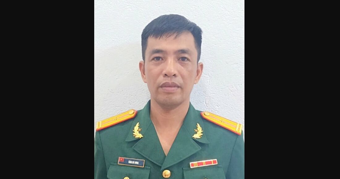 Thiếu tá Tăng Bá Hưng hi sinh khi giúp dân khắc phục hậu quả sau bão. Ảnh QĐND