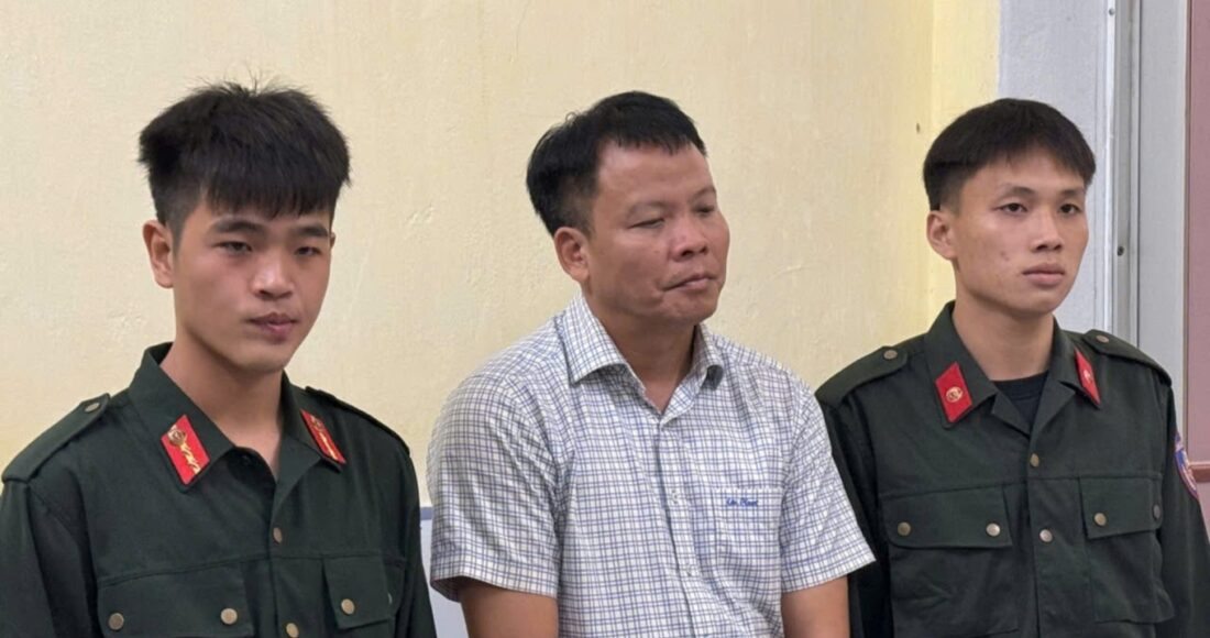 Ông Đồng Xuân Thụ khi bị bắt ở Hà Nội. Ảnh: Công an cung cấp