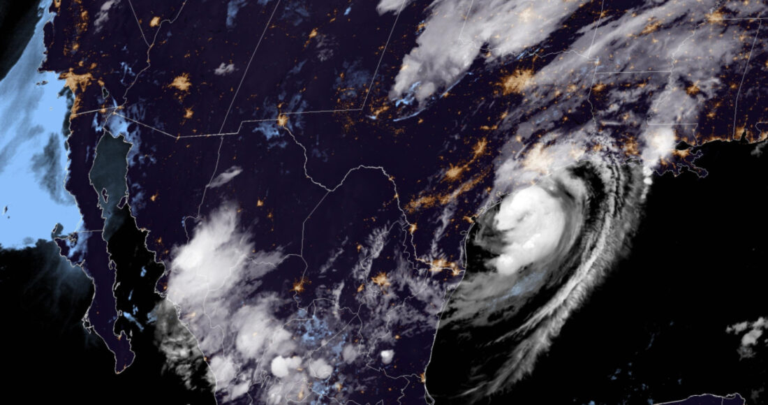 Hình ảnh vệ tinh cho thấy Beryl đang tiến gần đến bờ biển Texas ở Vịnh Mexico do vệ tinh GOES-16 (GOES East) của NOAA chụp lúc 11:56 CH (giờ miền Đông Hoa Kỳ) ngày 7 tháng 7 năm 2024. (Nguồn hình ảnh: Beryl đang tiến gần đến bờ biển Texas.)