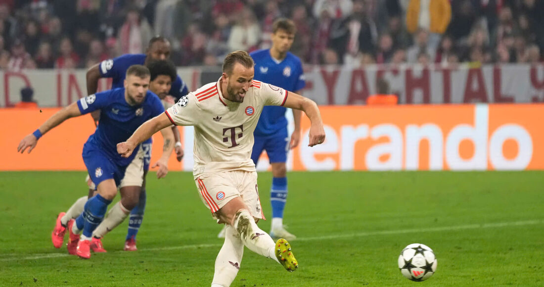 Harry Kane sút phạt đền hoàn tất cú poker trong trận Bayern thắng Dinamo Zagreb trên sân Allianz, thành phố Munich, Đức, lượt đầu Champions League tối 17/9/2024. Ảnh: AP