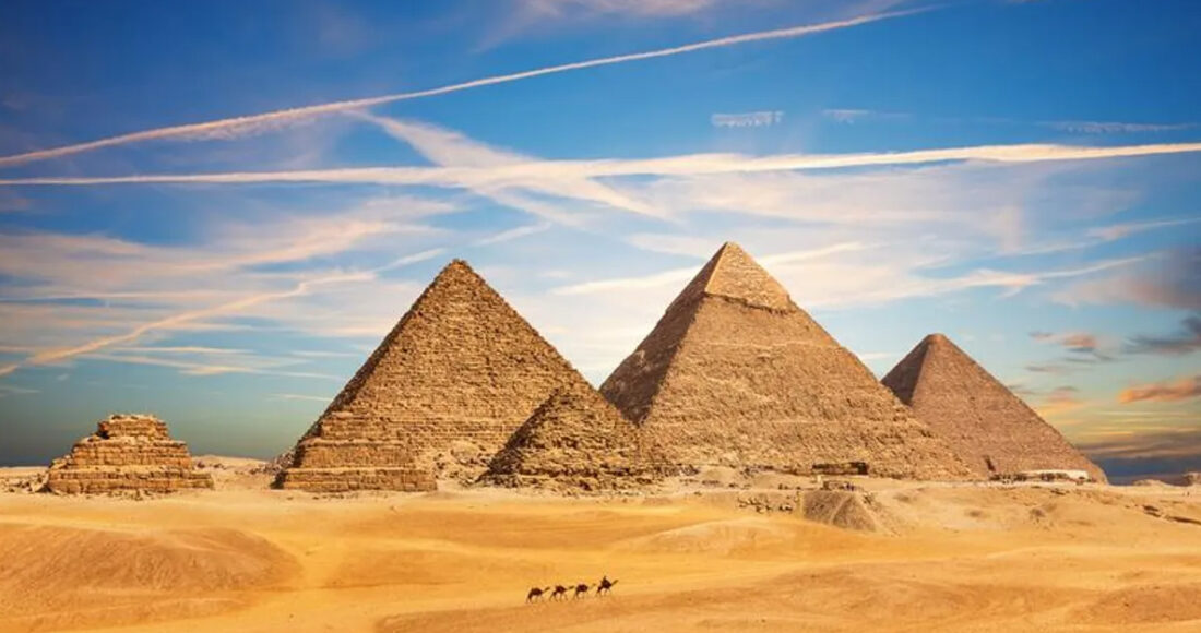 Các kim tự tháp Giza. Ảnh: AlexAnton/Shutterstock