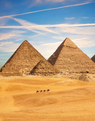Các kim tự tháp Giza. Ảnh: AlexAnton/Shutterstock