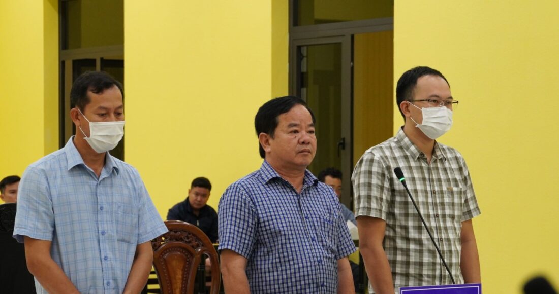 Nhàn, Phương và Thanh (từ phải sang) tại tòa. Ảnh: An Minh
