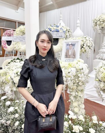 Diễn viên Min Pechaya . Người đẹp sinh năm 1989, là á hậu 1 Miss Teen Thailand 2006, có lượng fan đông đảo nhờ các phim Thủ đoạn mưu mô, Cặp đôi cay như ớt, Sóng gió song sinh, Theo đuổi tình yêu đến tận cùng thế giới hay Cô dâu nhập khẩu... Ảnh: Instagram Minpechaya