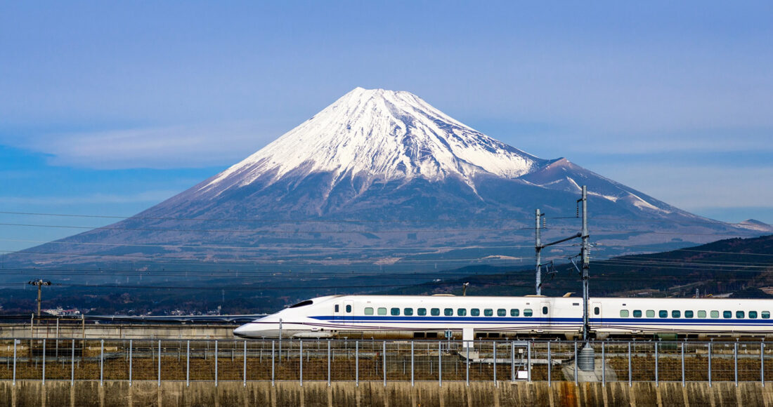 Tuyến tàu Shinkansen Joetsu của Nhật Bản hiện có tốc độ tối đa 275 km/h. Ảnh: Deposit Photos