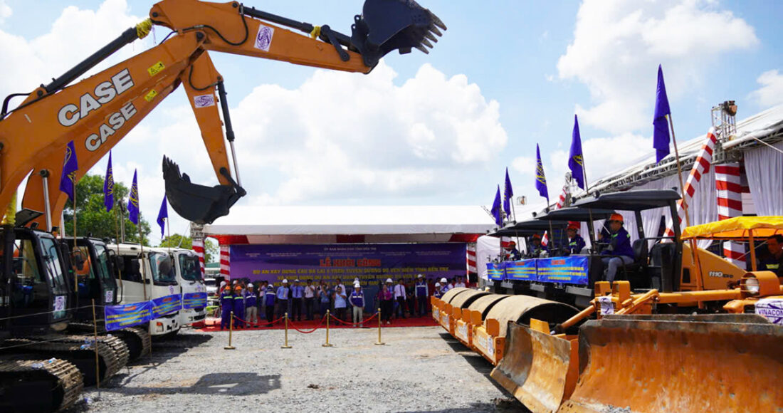 Quang cảnh khởi công cầu Ba Lai 8. Ảnh: Hoàng Nam