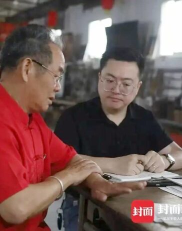 Triệu Vũ Hy đã thành lập công ty viết hồi ký cho người già. Ảnh: Worldjournal