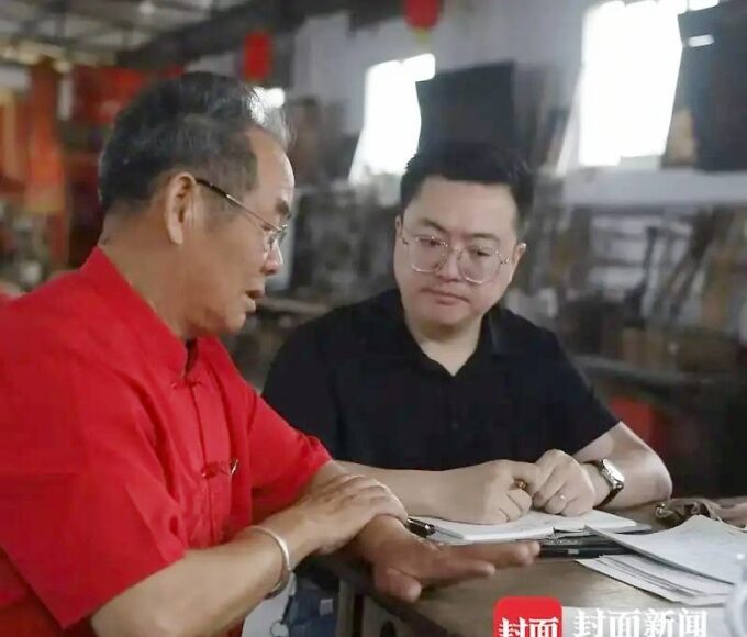 Triệu Vũ Hy đã thành lập công ty viết hồi ký cho người già. Ảnh: Worldjournal